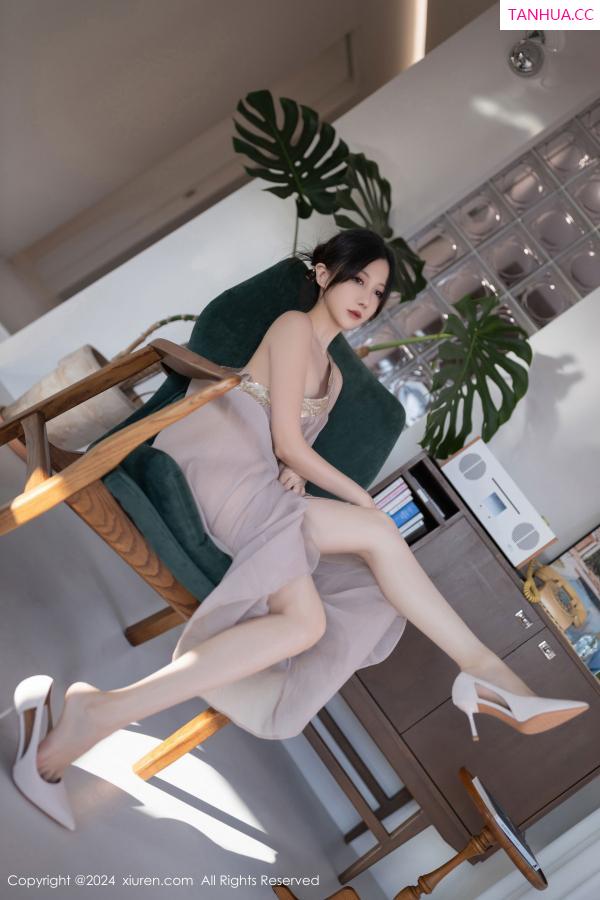 鱼子酱fish  [XiuRen]高清写真图 2024.11.22 No.9492 鱼子酱Fish 美腿性感第55张图片